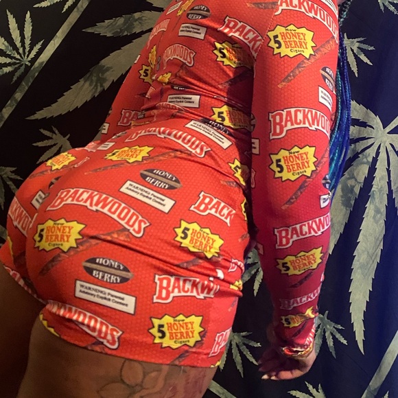 ‼️ BACKWOODS ONESIES - Picture 2 of 4